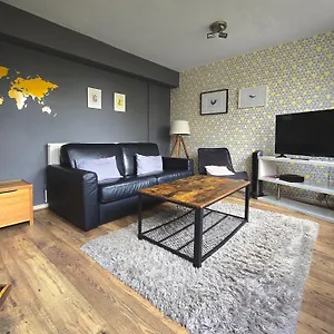 Modern Central Family-home For 6 Großbritannien